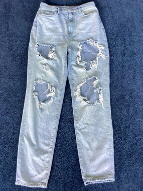 BDG Ripped Light Wash High Rise Mom Jeans Straight Legs – W28